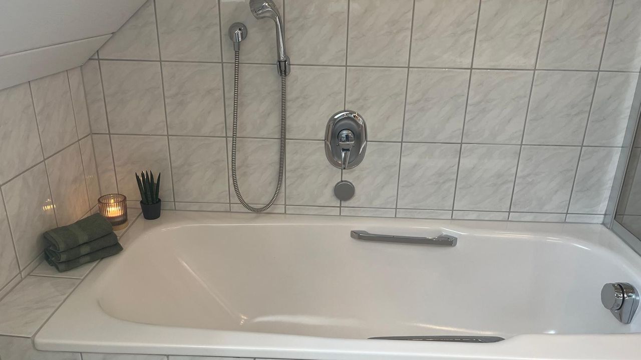 Badezimmer (1) Badezimmer (1)